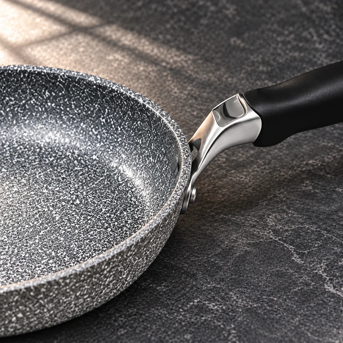 Stone-effect Pan construction detail
